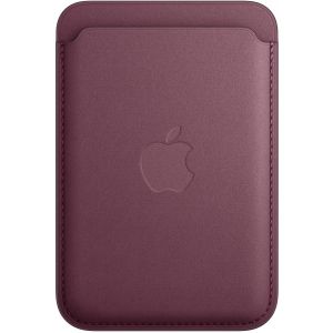 Чехол-бумажник Apple FineWoven Wallet MagSafe для iPhone Mulberry
