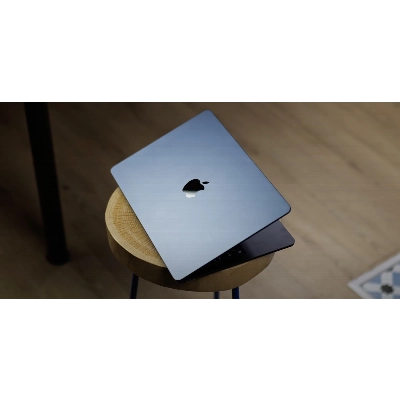 MacBook Air 13 M2: Будущее переносных компьютеров уже здесь