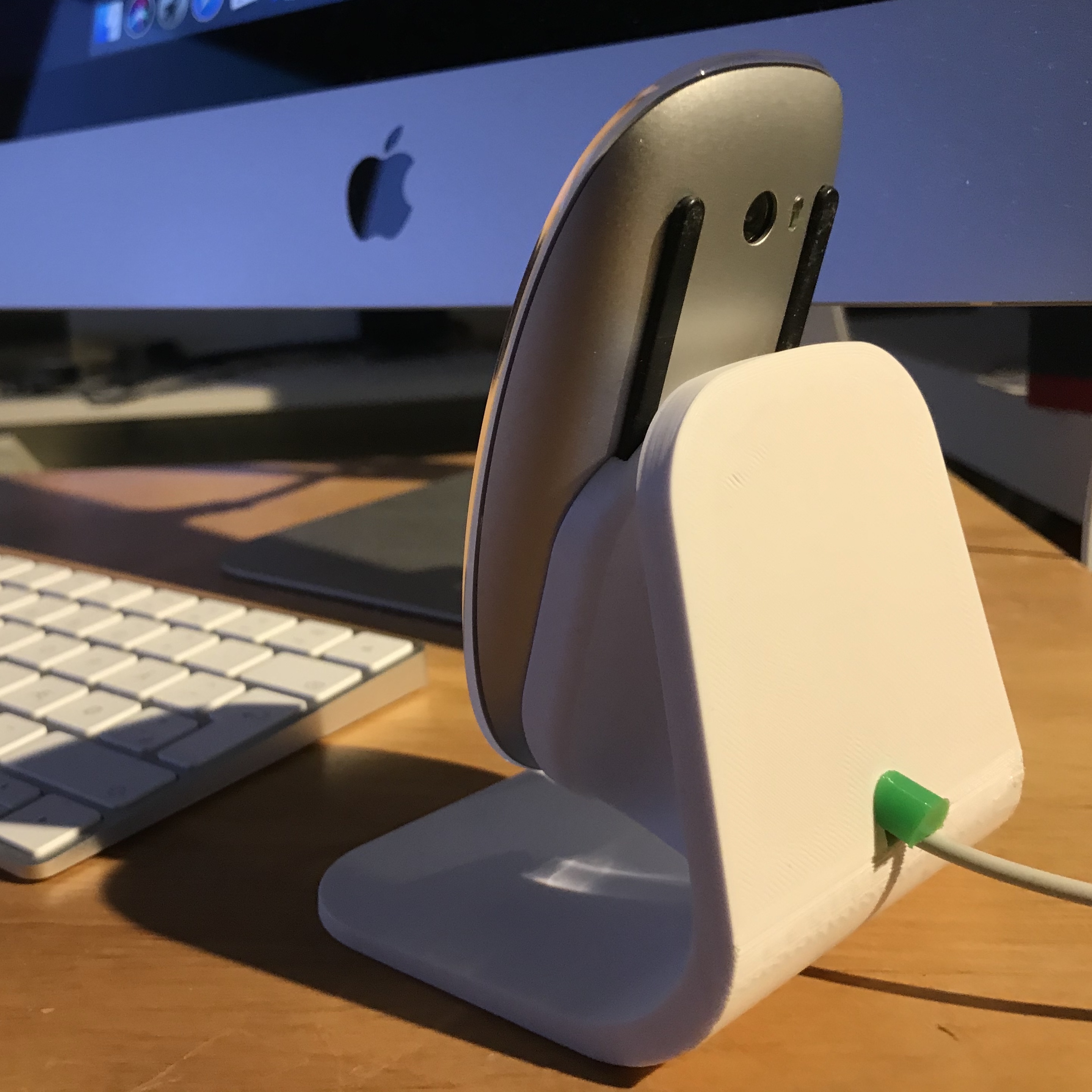 Купить Apple Magic Mouse. Стильный дизайн и интуитивное управление