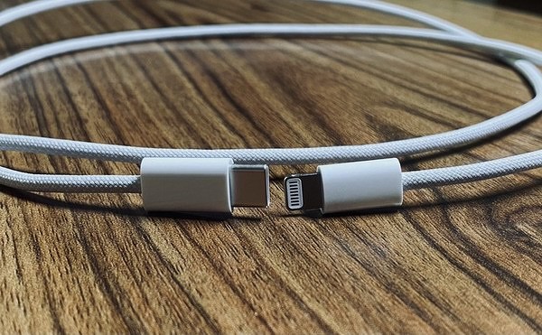 Кабель Apple Lightning - USB , м (ME) купить за руб.