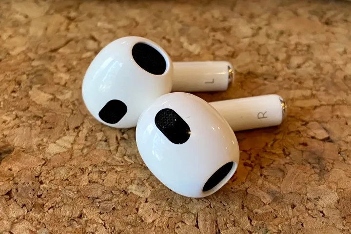 AirPods 3: Звуковая Магия и Эмоциональная Гармония – Погружение в SoundSphere и EmoRelax