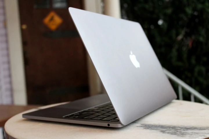 MacBook Air 13 M1: Новейшие технологии в легком обличии